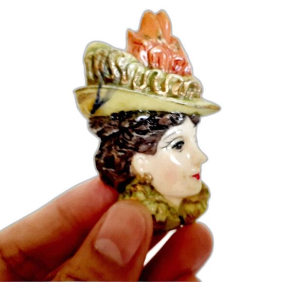 Vintage Art Deco Lady's Head Face in Green Orange Hat Resin Brooch Pin 2.5"L - Picture 1 of 5